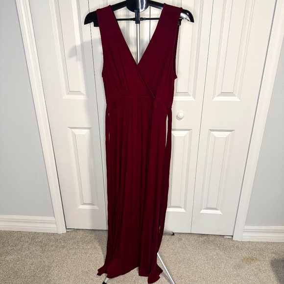Lulus Dresses & Skirts - Burgundy maxi dress with side slits XL
